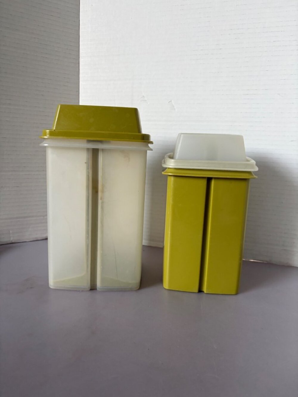 Tupperware Vintage Pick-A-Deli Container Set With Lids & Strainers - Green/White
